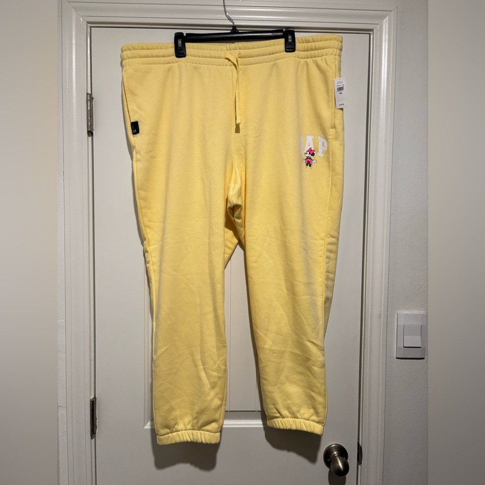 Gap × Disney Minnie Mouse Gap Logo Joggers
XXL